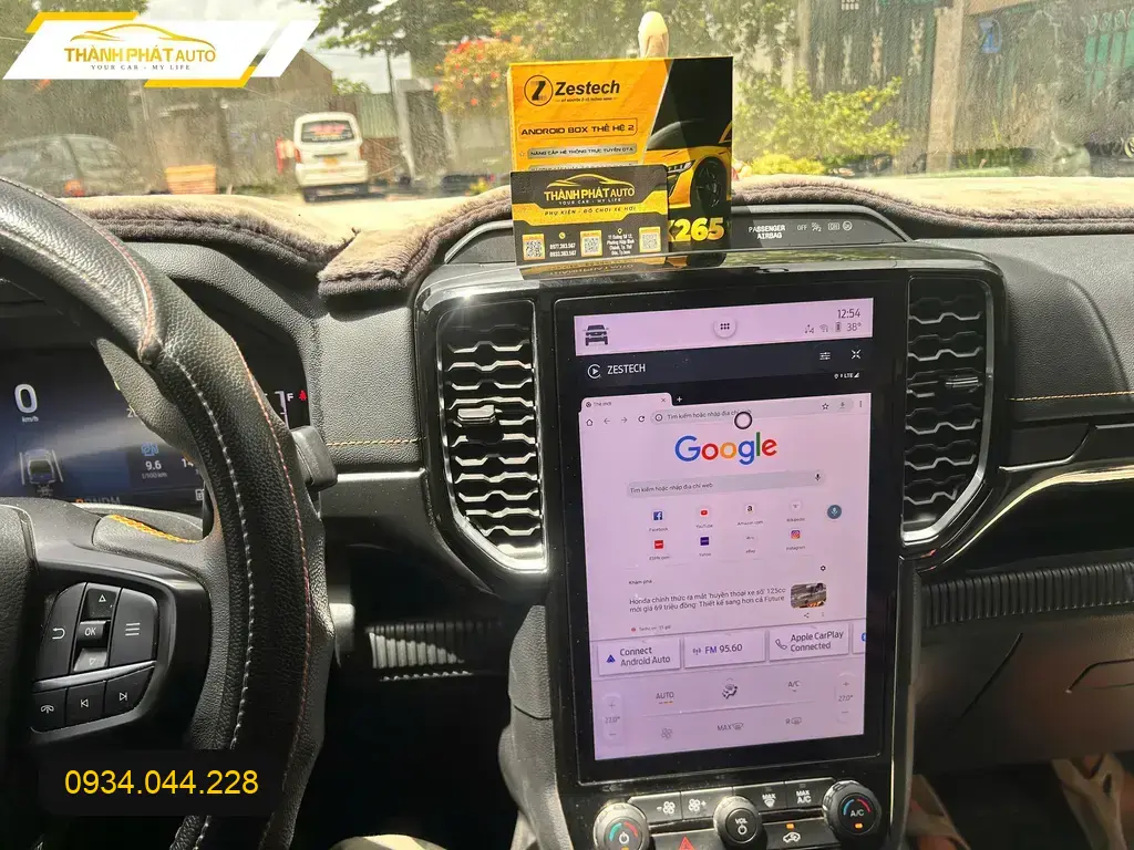 Chú Kiên lắp Android box ô tô cho Hyundai Creta tại Quận 9 xem YouTube, định vị ảnh thực tế 2
