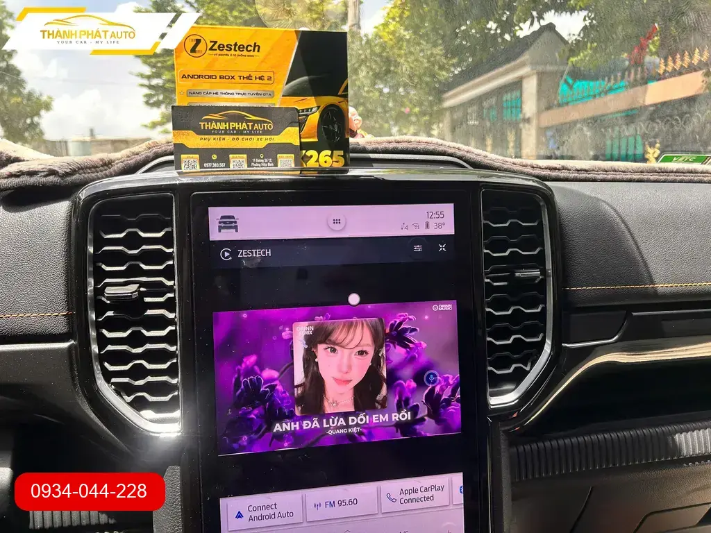 Chú Kiên lắp Android box ô tô cho Hyundai Creta tại Quận 9 xem YouTube, định vị ảnh thực tế 3