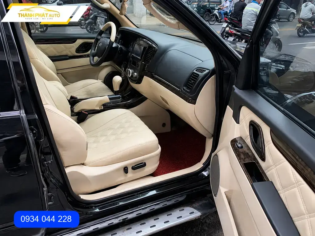 Bọc Ghế Da Cao Cấp Ford Escape - Trung Tâm Lắp Đặt Chính Hãng TPHCM