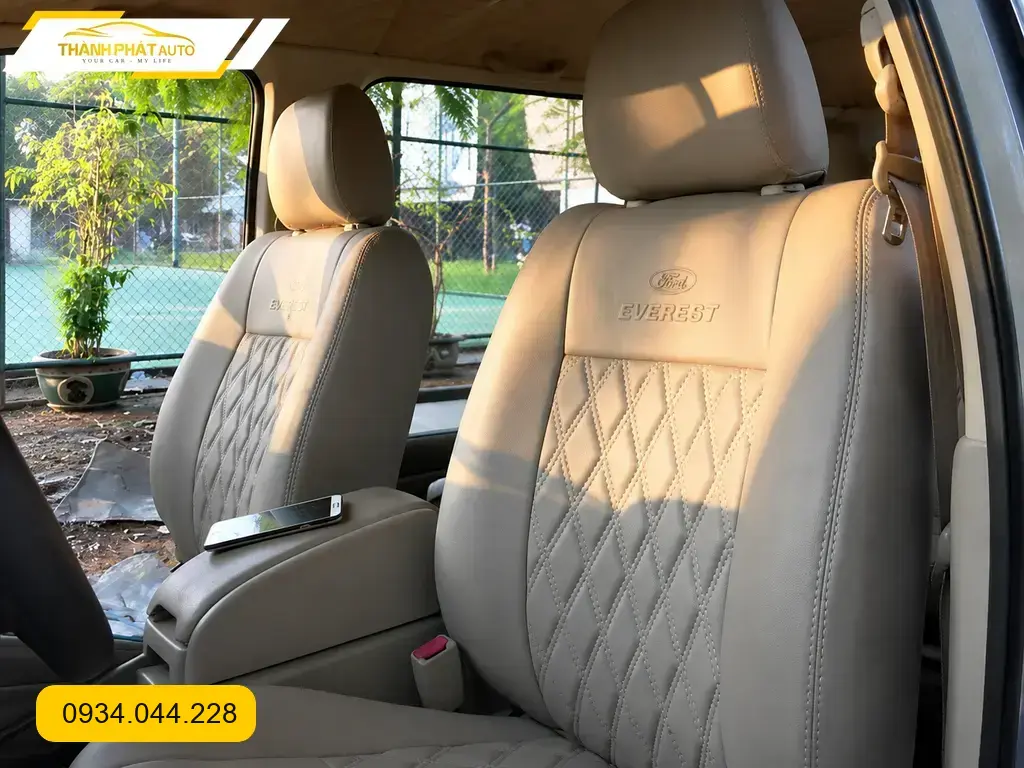 Bọc Ghế Da Ford Everest 2011 - Địa Chỉ Thi Công Uy Tín TPHCM