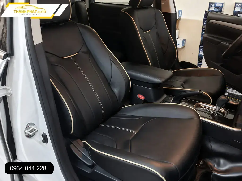 Bọc Ghế Da Cao Cấp Mitsubishi Outlander 2020 - Địa Chỉ Lắp Đặt Uy Tín TPHCM ảnh thực tế 3