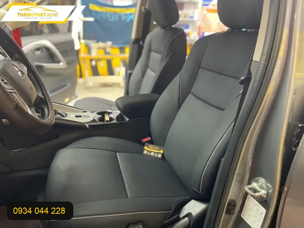 Bọc Ghế Da Xe Mitsubishi Pajero 2011 - Trung Tâm Lắp Đặt Uy Tín TPHCM ảnh thực tế 2