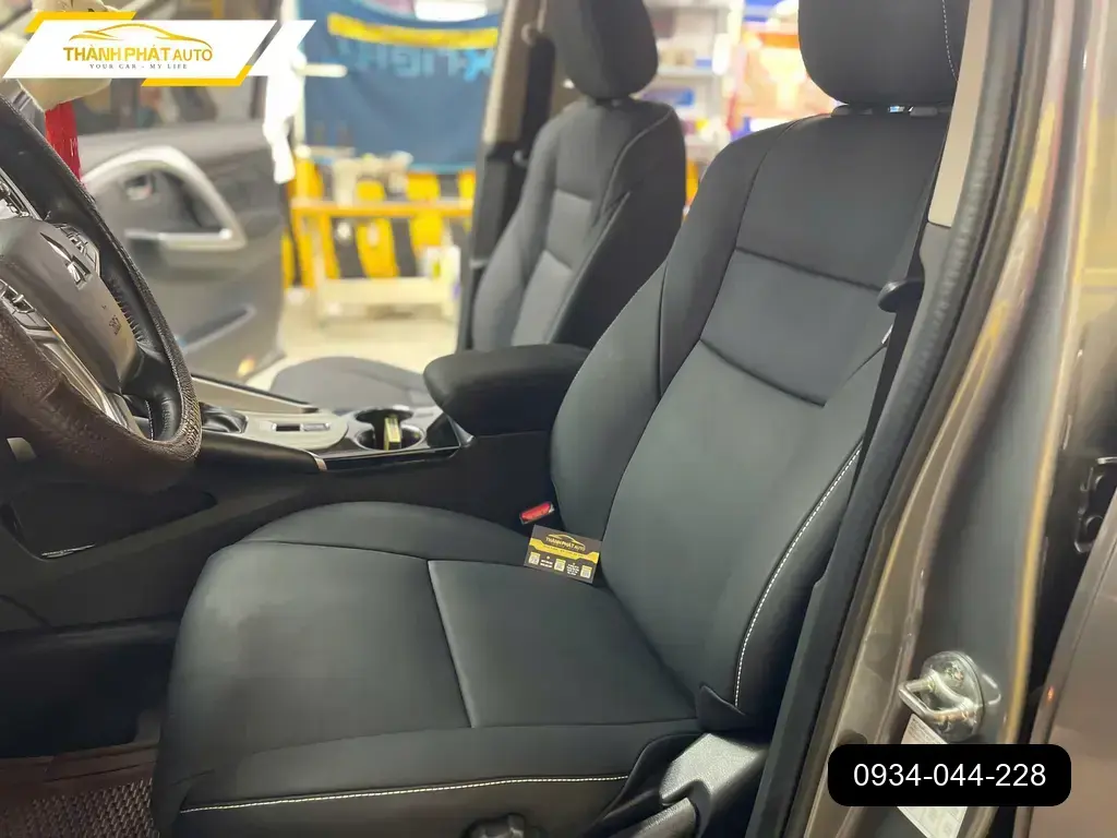 Bọc Ghế Da Mitsubishi Pajero 2023 - Địa Chỉ Thi Công Uy Tín TPHCM ảnh thực tế 3