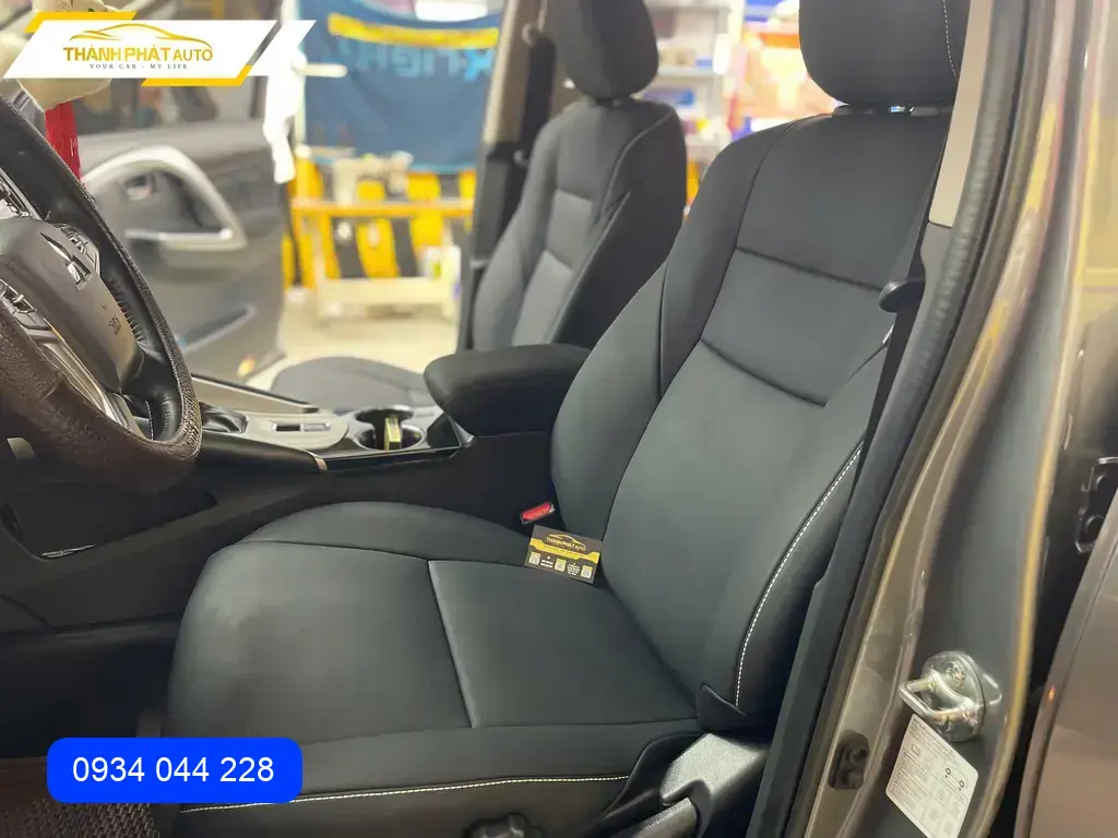 Bọc Ghế Da Mitsubishi Pajero 2025 - Trung Tâm Chuyên Lắp Đặt Tại TPHCM
