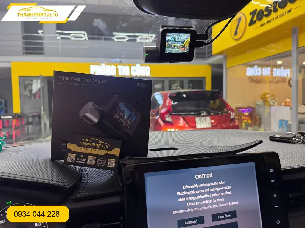 Anh Minh lắp Cam hành trình 70mai cho HRV tại Quận 9 để an toàn ảnh thực tế 5