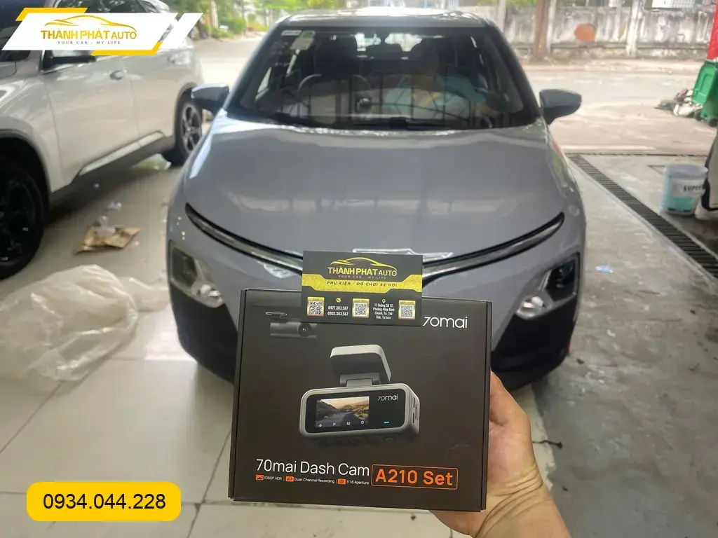 Anh Quang lắp cam hành trình 70mai cho VinFast VF5 tại Quận 9 để yên tâm di chuyển ảnh thực tế 3