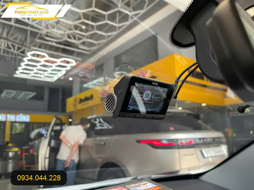 Anh Khiêm lắp Cam hành trình 70mai VF5 cho Hyundai Elantra tại Quận 9 ảnh thực tế 3