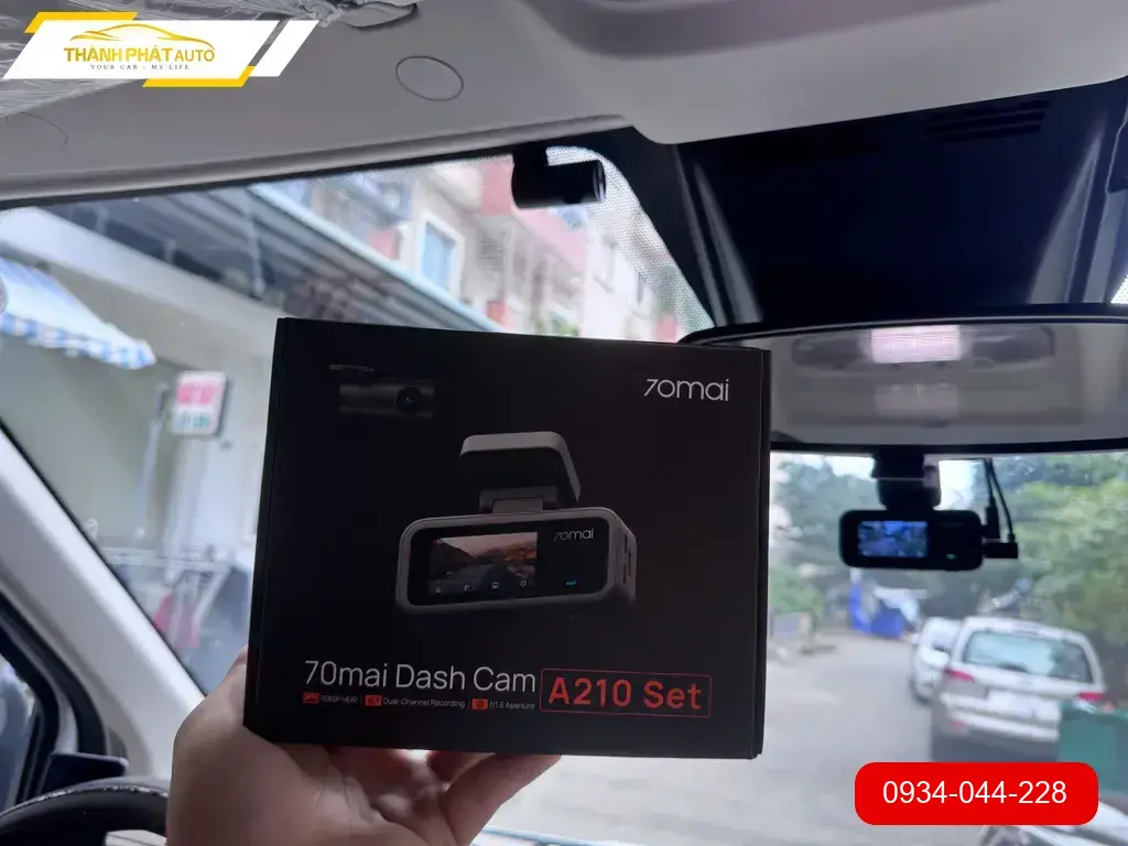 Chú Tấn lắp cam hành trình Ford Transit 2026 tại Quận 9 giám sát hành trình xe tải ảnh thực tế 3