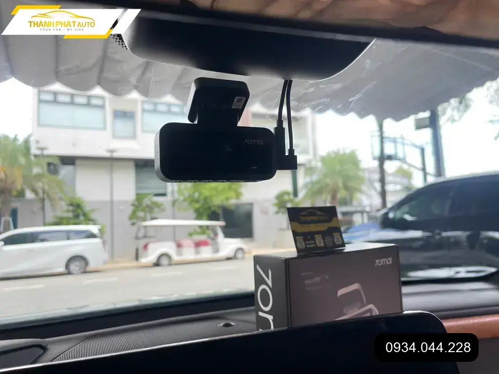 Chị Mai Anh lắp Cam hành trình Lexus ES 250 tại Quận 9 an tâm lái xe ảnh thực tế 2
