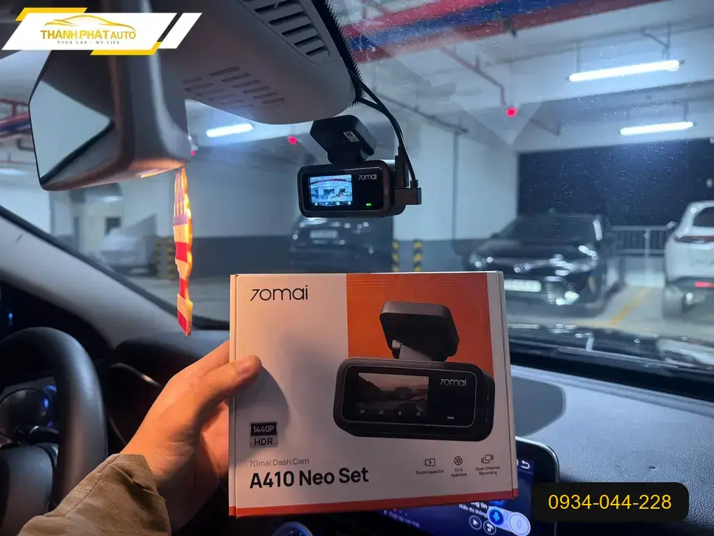 Chú Quang gắn Camera hành trình Mercedes C180 Quận 9 ghi lại mọi khoảnh khắc ảnh thực tế 2
