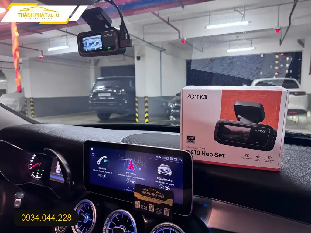 Chú Quang gắn Camera hành trình Mercedes C180 Quận 9 ghi lại mọi khoảnh khắc ảnh thực tế 5
