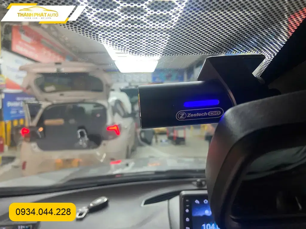Camera Hành Trình Ô Tô Ford Ecosport 2015 - Trung Tâm Lắp Đặt Uy Tín TPHCM