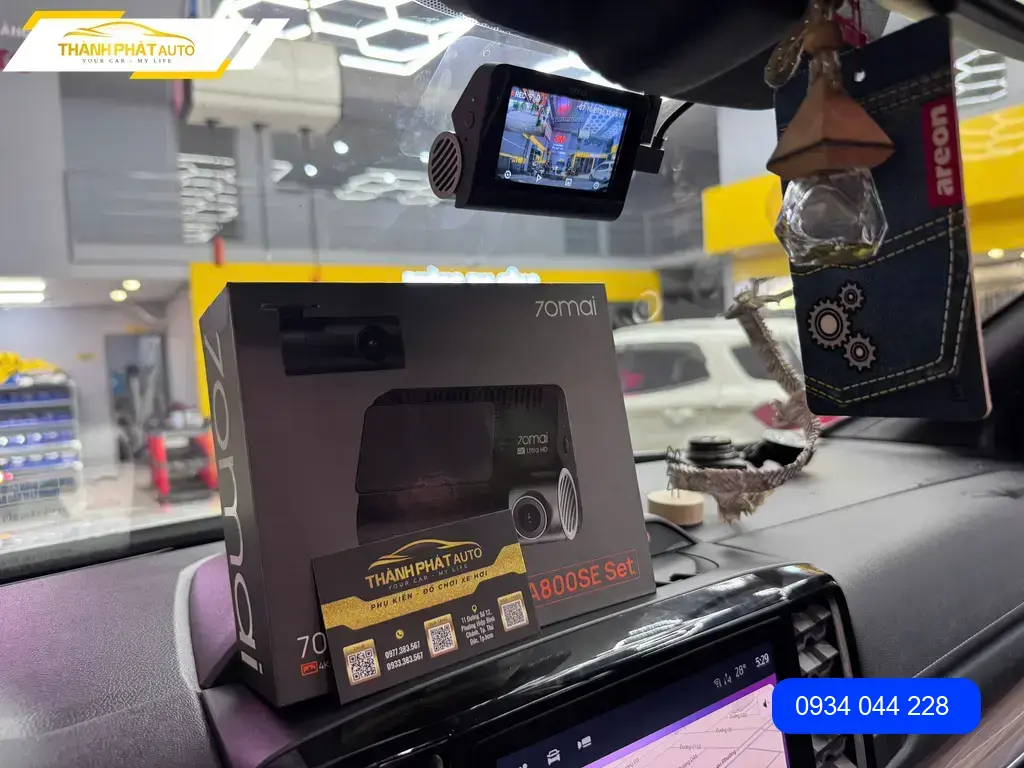 Camera Hành Trình Ô Tô Ford Everest 2020 - Trung Tâm Gắn Chính Hãng TPHCM