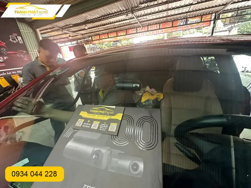 Camera Hành Trình Hyundai Elantra 2017 - Địa Chỉ Lắp Đặt Uy Tín TPHCM