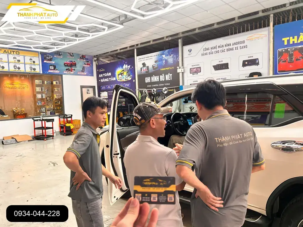 Camera Hành Trình Ô Tô Toyota Fortuner 2025 - Nơi Gắn Uy Tín TP.HCM ảnh thực tế 2