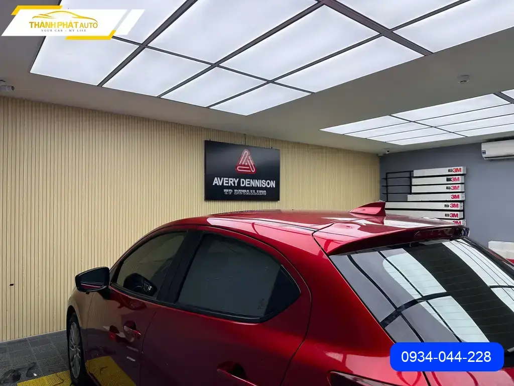 Dán Phim Cách Nhiệt Mazda 2 2020 - Trung Tâm Thi Công Uy Tín TPHCM ảnh thực tế 3
