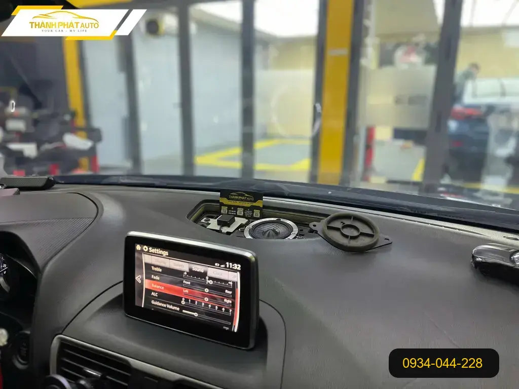 Độ Loa Ô Tô Mazda 3 2011 Cao Cấp - Địa Chỉ Nâng Cấp Uy Tín TPHCM