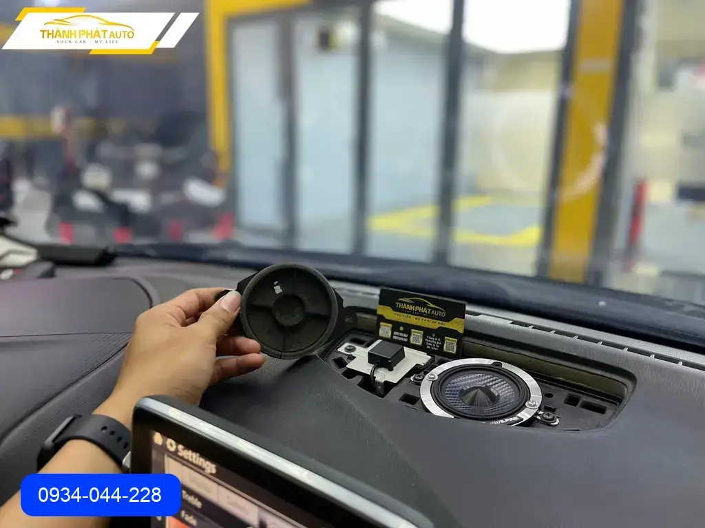 Độ Loa Ô Tô Mazda 3 2014 - Địa Chỉ Nâng Cấp Âm Thanh Uy Tín TPHCM