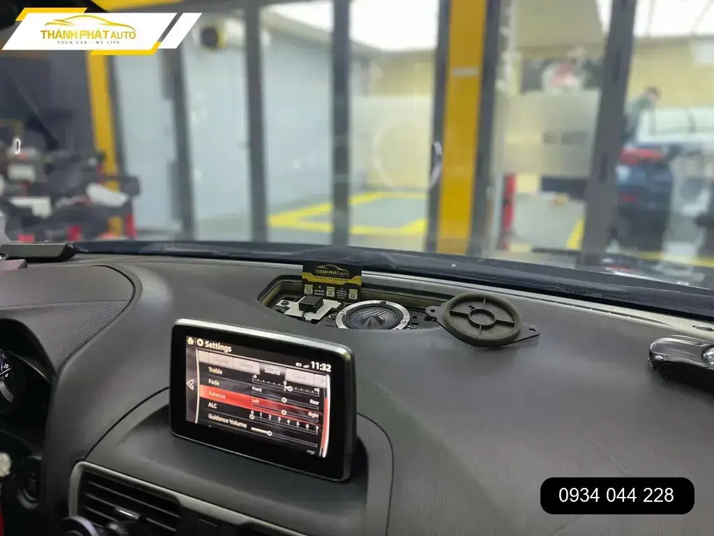 Độ Loa Ô Tô Cao Cấp Mazda 3 2017 - Địa Chỉ Độ Loa Chuyên Nghiệp TPHCM