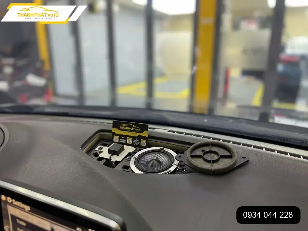 Độ Loa Ô Tô Mazda 3 Chuyên Nghiệp - Địa Chỉ Nâng Cấp Loa Xe Hơi Cao Cấp TPHCM