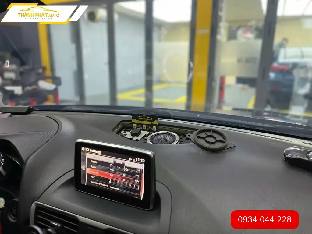 Độ Loa Ô Tô Mazda 3 - Trung Tâm Độ Âm Thanh Xe Hơi Uy Tín Thủ Đức