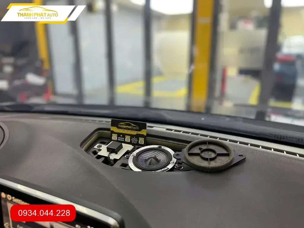 Độ Loa Ô Tô Mazda 3 - Trung Tâm Độ Âm Thanh Xe Hơi Uy Tín Thủ Đức ảnh thực tế 2