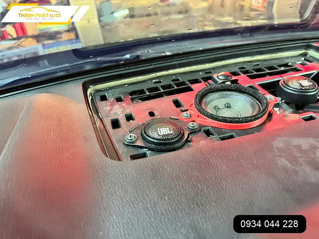 Độ Loa Ô Tô Mazda CX5 - Địa Chỉ Nâng Cấp Loa Xe Hơi Uy Tín TPHCM