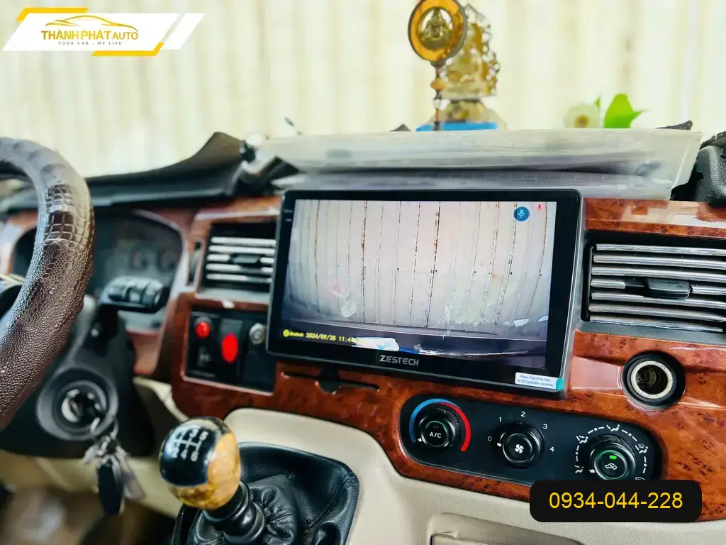 Màn Hình Android Ô Tô Ford Transit 2014 - Nơi Lắp Đặt Uy Tín TPHCM