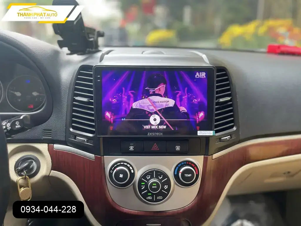 Màn Hình Android Hyundai Santafe 2010 - Địa Chỉ Lắp Đặt Uy Tín TPHCM