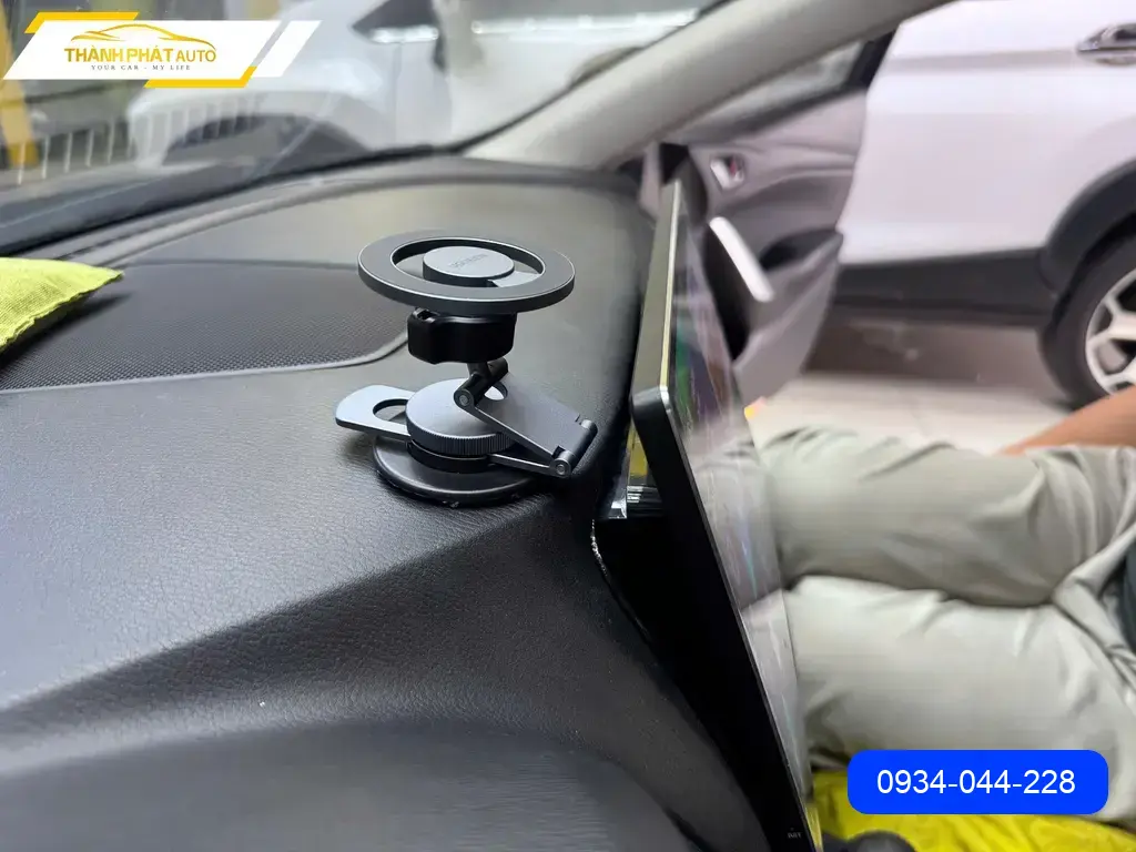 Anh Khang lắp màn hình Android Mazda 3 tại Quận 9 cho trải nghiệm lái xe mượt mà ảnh thực tế 2