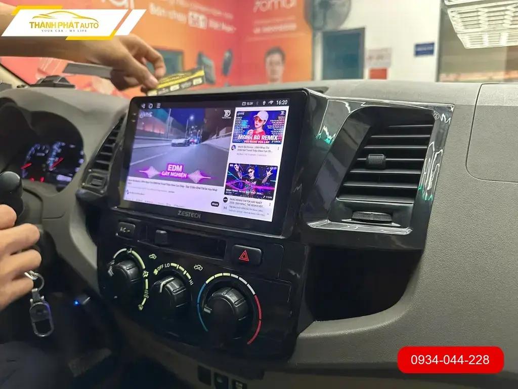Màn Hình Android Toyota Fortuner 2013 - Trung Tâm Lắp Đặt Uy Tín TPHCM ảnh thực tế 3