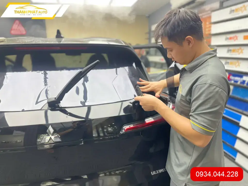 Dán Phim Cách Nhiệt Ô Tô Mitsubishi Xforce - Trung Tâm Lắp Đặt Uy Tín Củ Chi