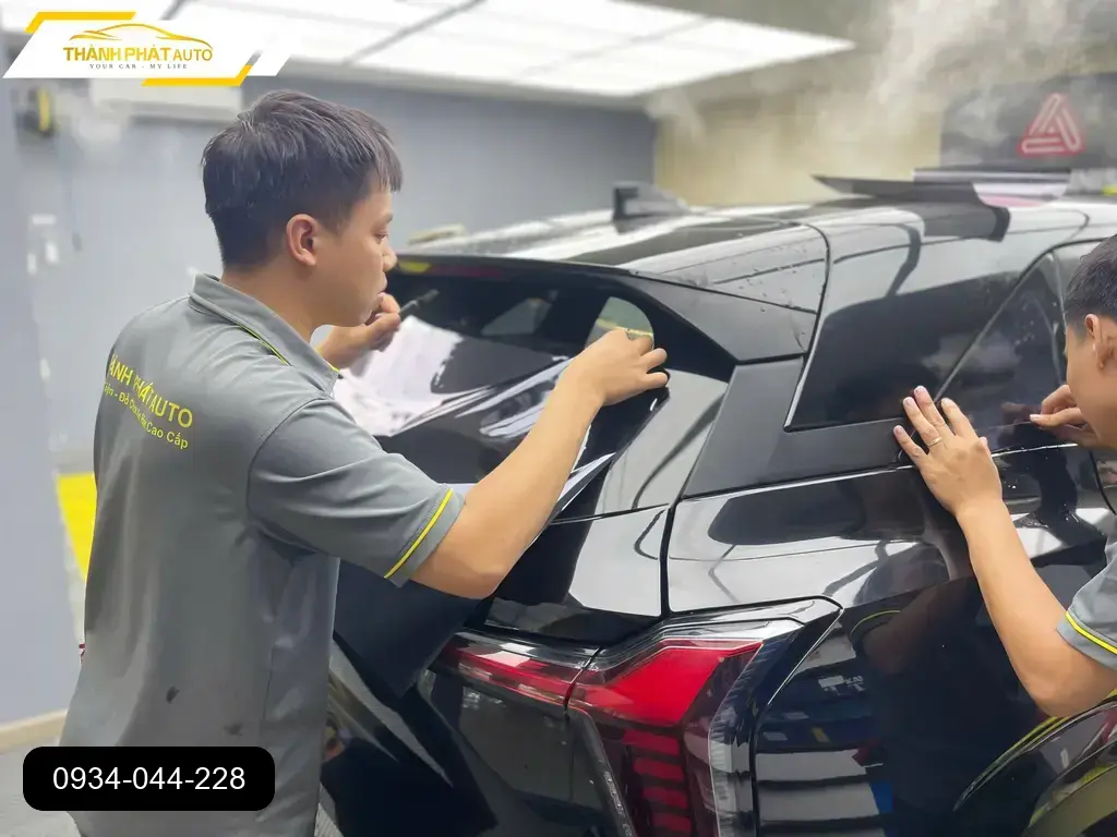 Dán Phim Cách Nhiệt Ô Tô Mitsubishi Xforce - Trung Tâm Lắp Đặt Giá Tốt Hóc Môn