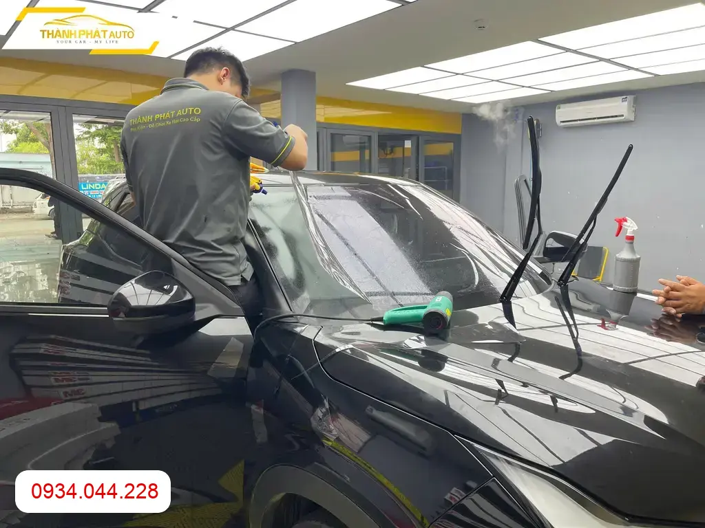 Dán Phim Cách Nhiệt Ô Tô Mitsubishi Xforce - Trung Tâm Lắp Đặt Giá Tốt Nhà Bè