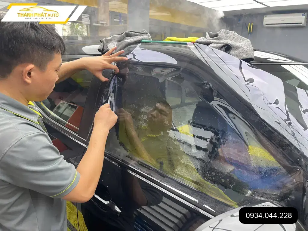 Dán Phim Cách Nhiệt Ô Tô Mitsubishi Xforce - Trung Tâm Uy Tín Quận 6 TPHCM ảnh thực tế 3