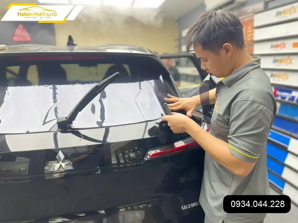 Dán Phim Cách Nhiệt Ô Tô Mitsubishi Xforce - Trung Tâm Lắp Đặt Uy Tín TPHCM