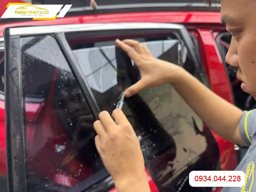 Dán Phim Cách Nhiệt Ô Tô Toyota Corolla Cross - Địa Chỉ Lắp Đặt Uy Tín TPHCM