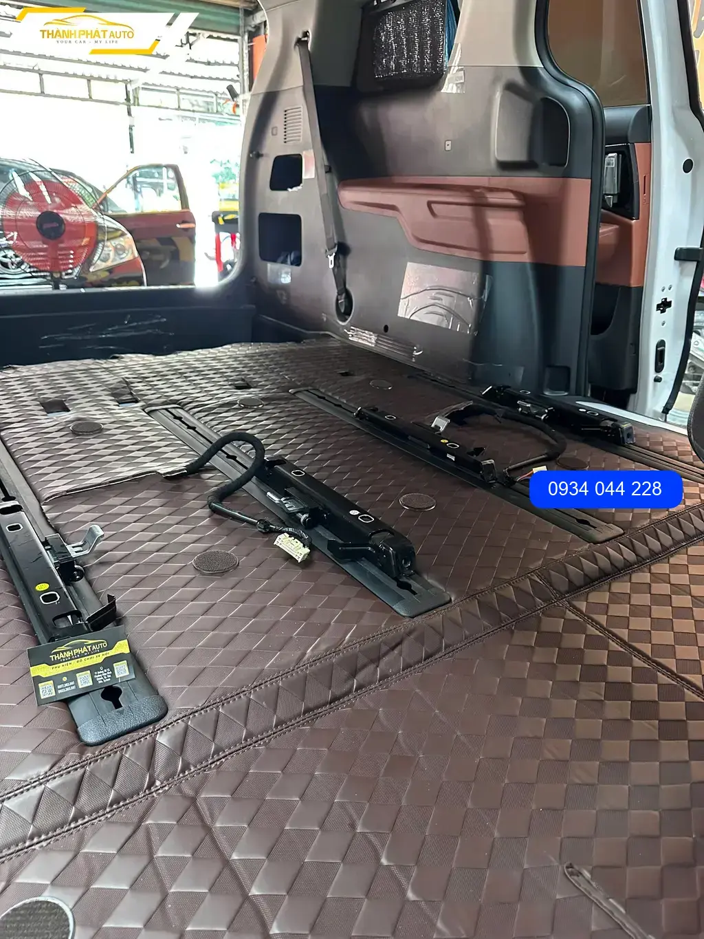 Thảm Lót Sàn Ô Tô Kia Carnival 2022 - Địa Chỉ Lắp Đặt Uy Tín TPHCM