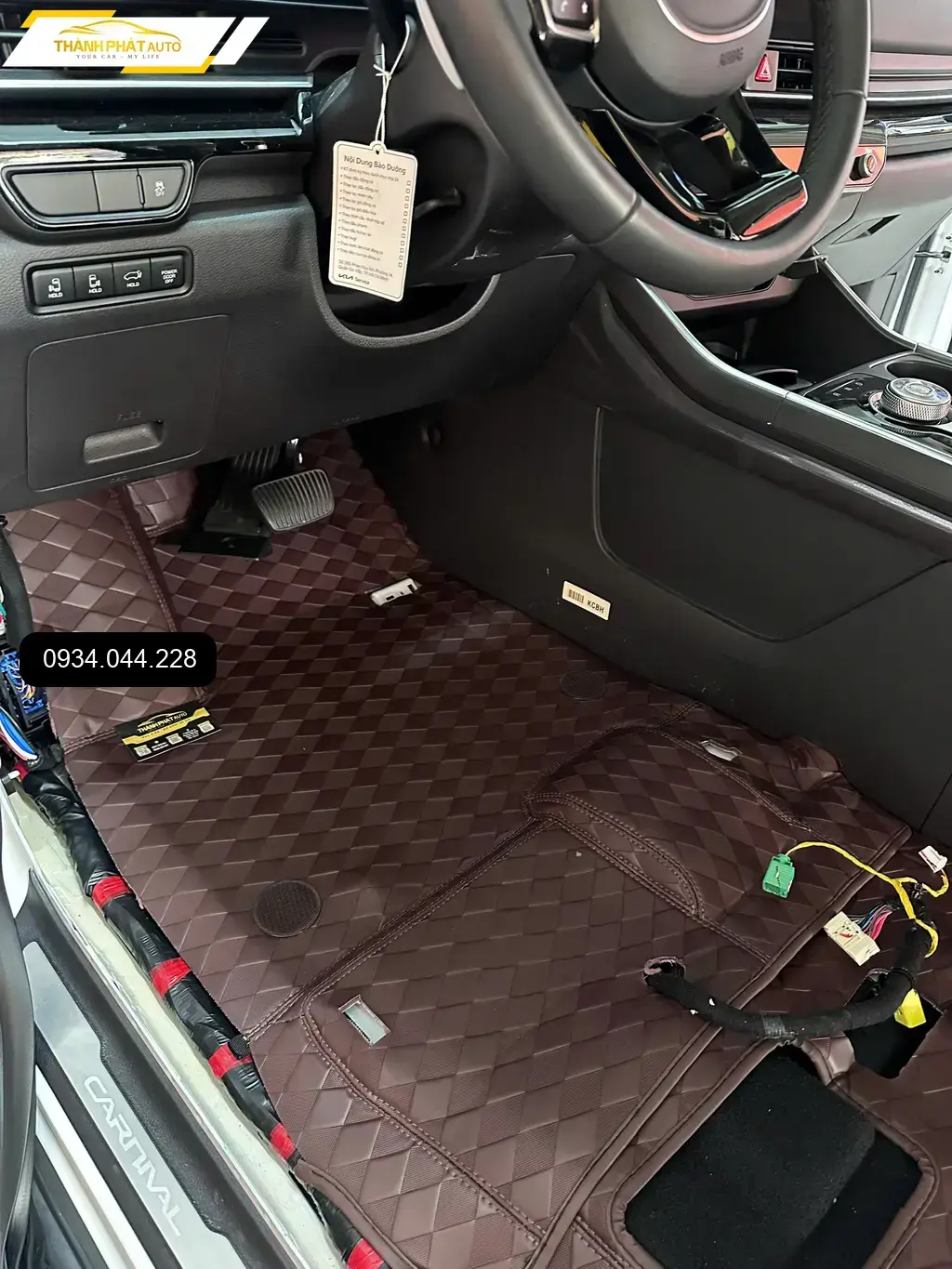 Thảm Lót Sàn Ô Tô Kia Carnival 2024 - Địa Chỉ Lắp Đặt Chính Hãng TPHCM ảnh thực tế 3