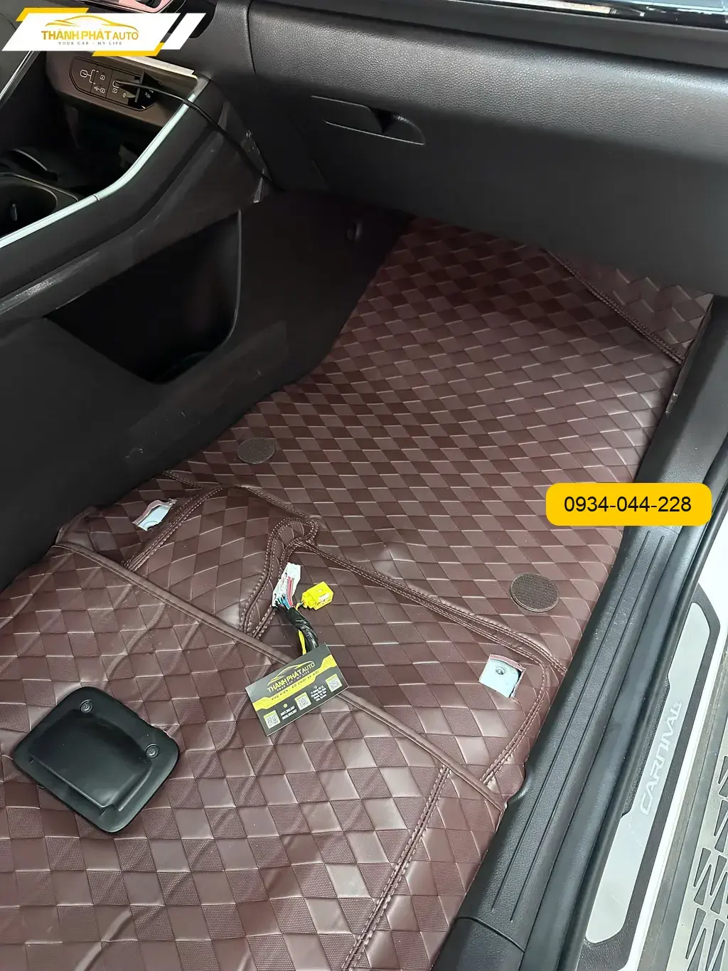 Thảm Lót Sàn Ô Tô Kia Carnival 2025 - Địa Chỉ Lắp Đặt Uy Tín TPHCM ảnh thực tế 3