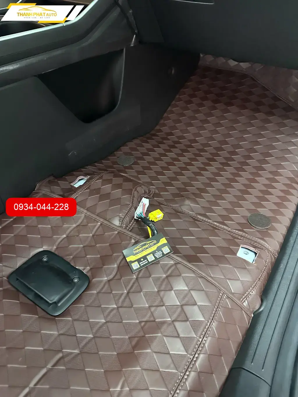 Thảm Lót Sàn Ô Tô Kia Carnival - Địa Chỉ Lắp Đặt Uy Tín TPHCM ảnh thực tế 2