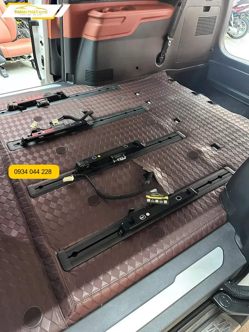 Thảm Lót Sàn Cao Su Cao Cấp Ô Tô Kia Carnival - Địa Chỉ Lắp Đặt Uy Tín TPHCM