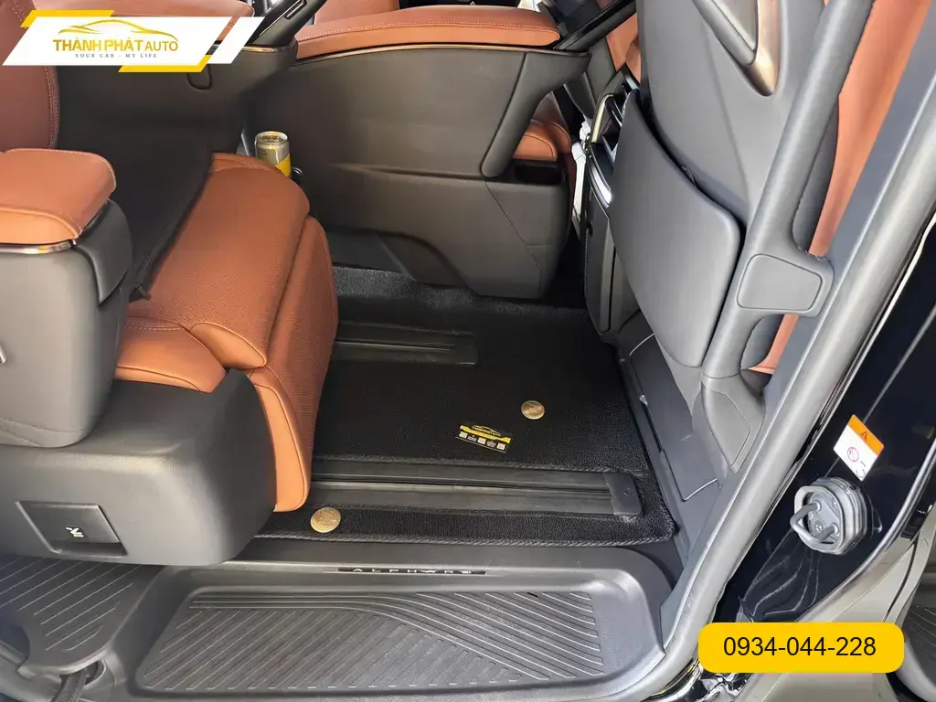 Thảm Lót Sàn Ô Tô Toyota Alphard - Địa Chỉ Lắp Đặt Uy Tín TPHCM