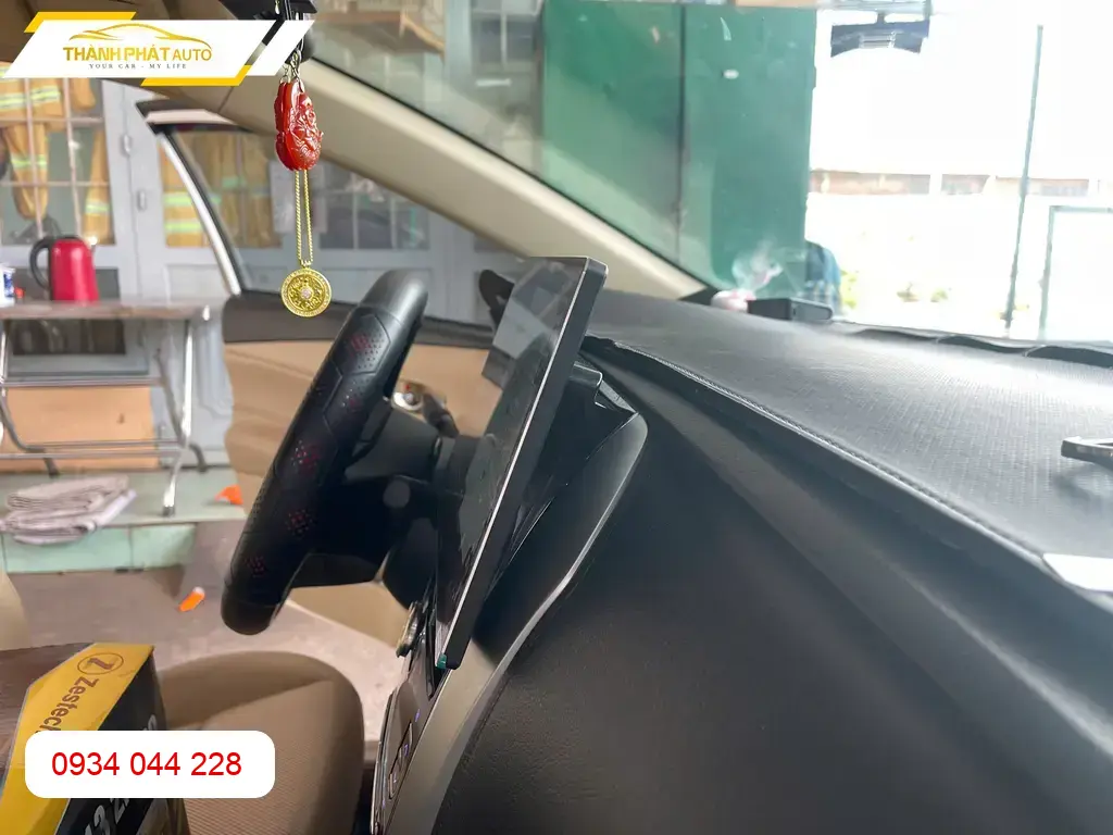 Anh Hưng lắp màn hình 13inch cho Toyota Vios 2019 tại Quận 9 ảnh thực tế 2