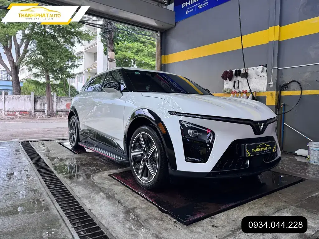 Anh Quân tìm chỗ lắp bậc bước chân VF7 tại Quận 9 uy tín ảnh thực tế 4