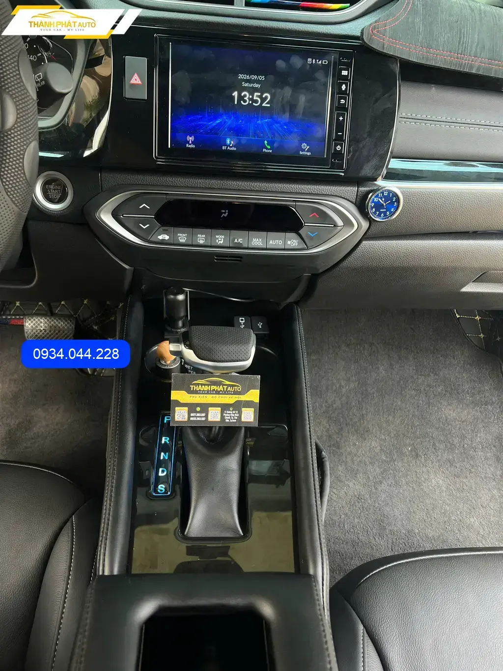 Chị Thảo lắp bệ tỳ tay cho Honda BRV tại Quận 9 để xe tiện nghi hơn ảnh thực tế 3