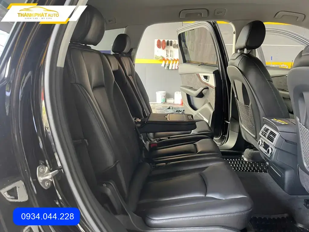 Anh Kiên bọc ghế da Audi Q7 tại Quận 9 để nội thất sang trọng và bền đẹp hơn