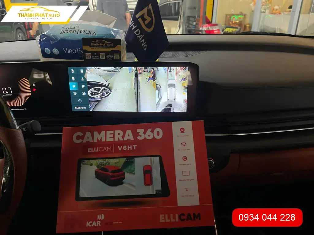 Chị Thanh Thủy lắp Camera 360 độ Carnival Quận 9 tránh va chạm khi đỗ xe