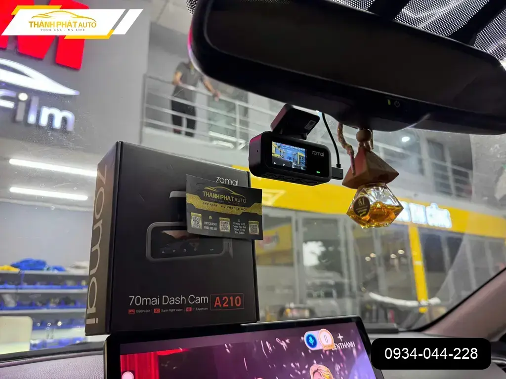 Chị Thảo lắp Camera hành trình cho Mazda 6 Quận 9 để an tâm di chuyển ảnh thực tế 2