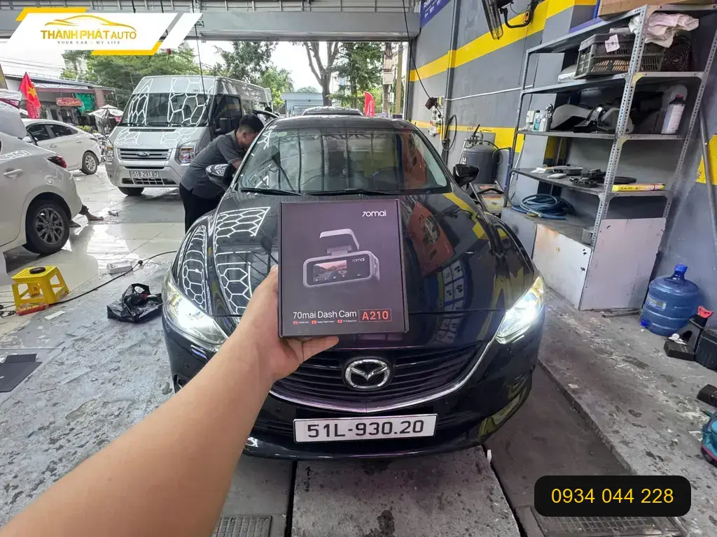 Chị Thảo lắp Camera hành trình cho Mazda 6 Quận 9 để an tâm di chuyển ảnh thực tế 3